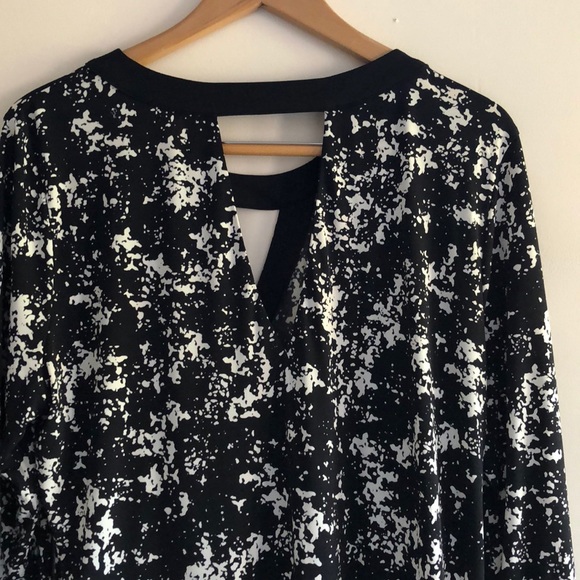 B&W knee length dress from banana with cut outs - Picture 4 of 8